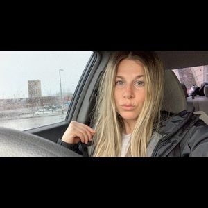 Meet your Posher, Olivia